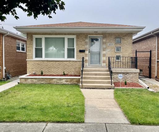10518 S Avenue E, Chicago, IL 60617
