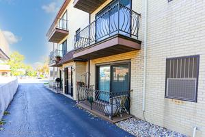 6113 S Archer Ave. #1S, Chicago, IL 60638