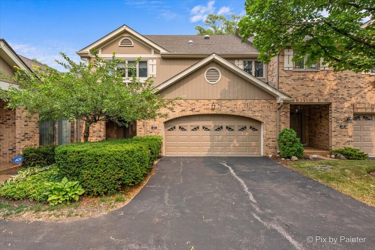 127 Country Club Dr., Bloomingdale, IL 60108