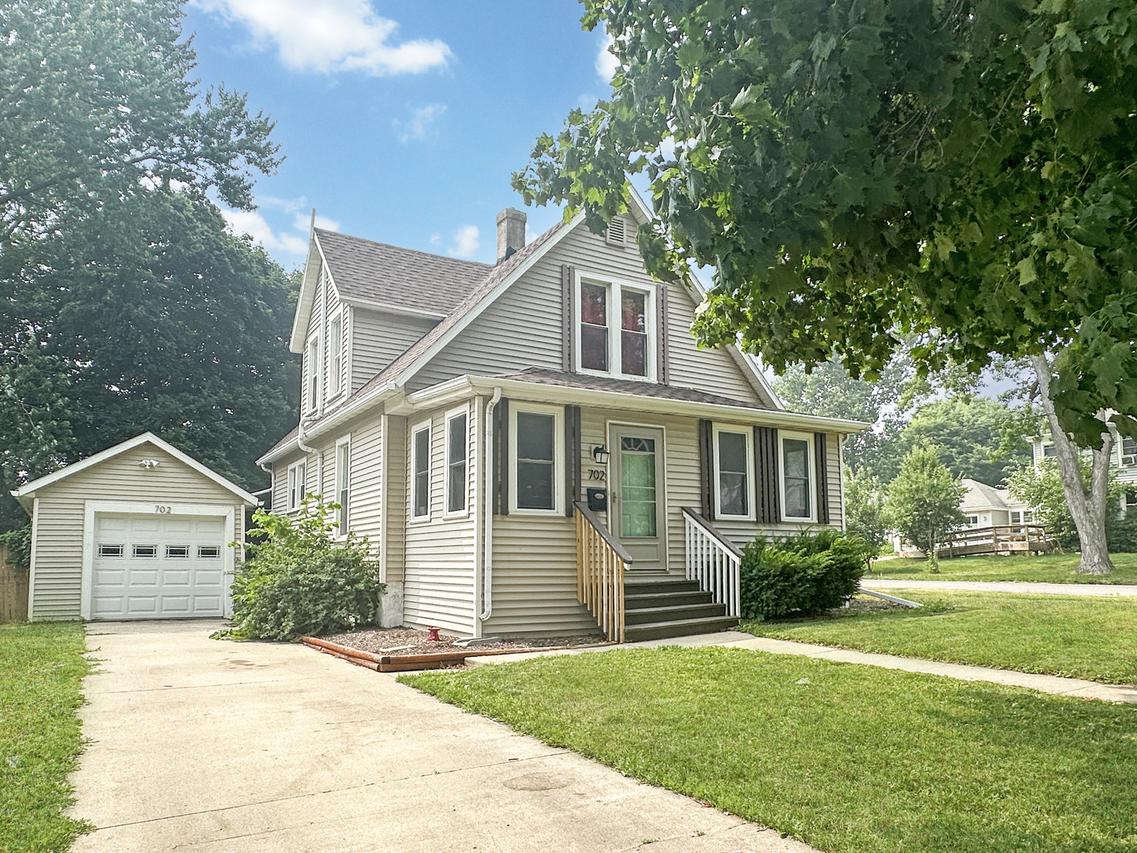 702 S Burchard Ave., Freeport, IL 61032