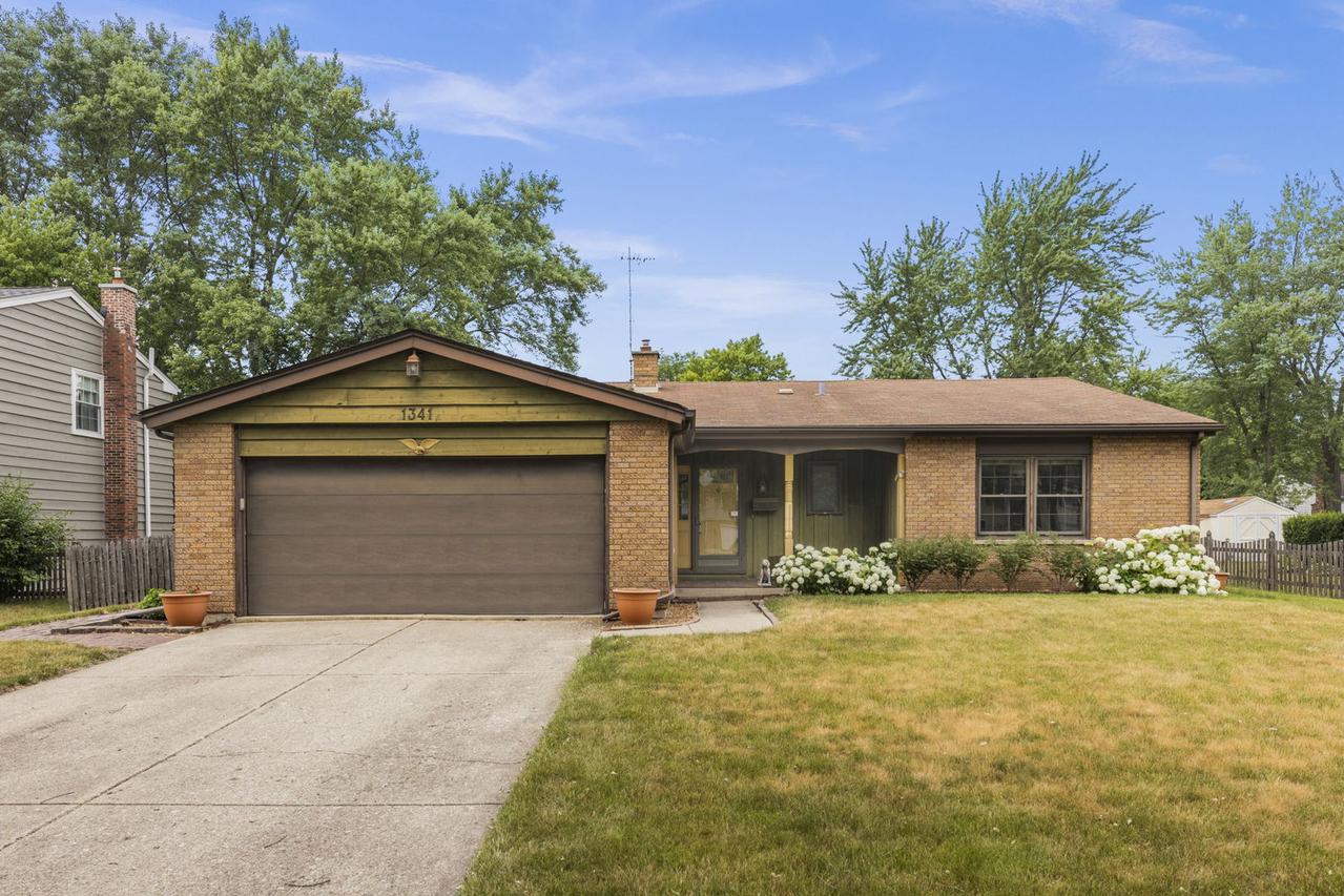 1341 W Jefferson Ave., Naperville, IL 60540