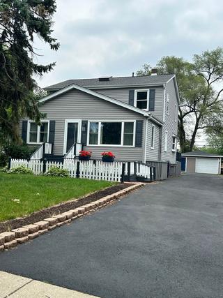 1039 S Stewart Ave., Lombard, IL 60148