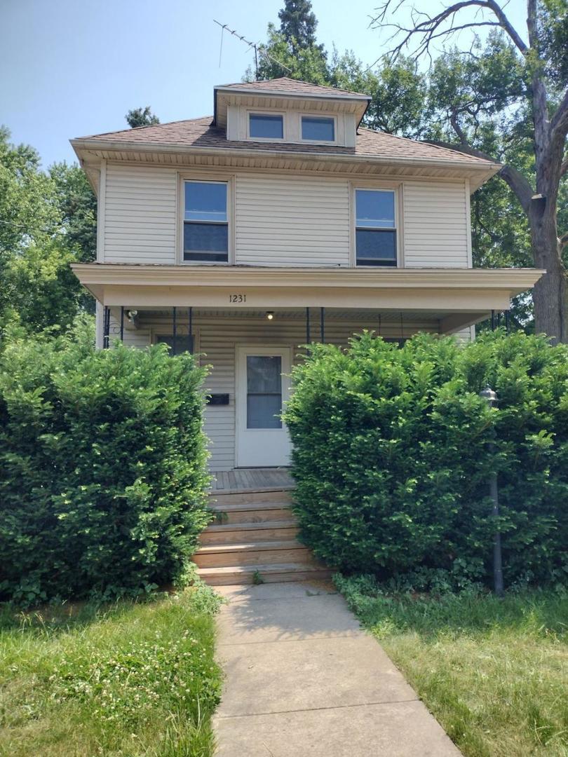 1231 S Maple Ave., Freeport, IL 61032