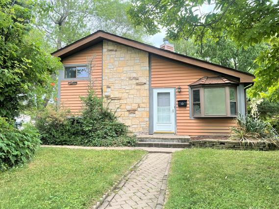 639 N 2nd Ave., Villa Park, IL 60181