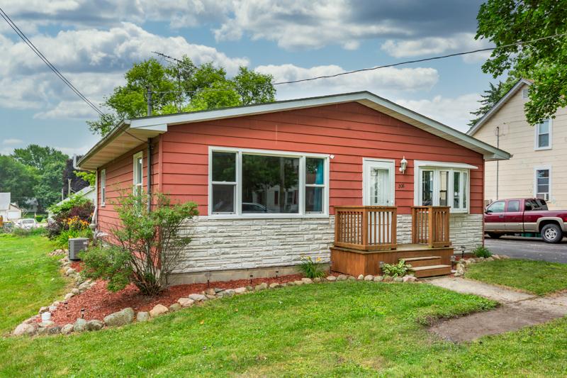 208 West St., Kingston, IL 60145