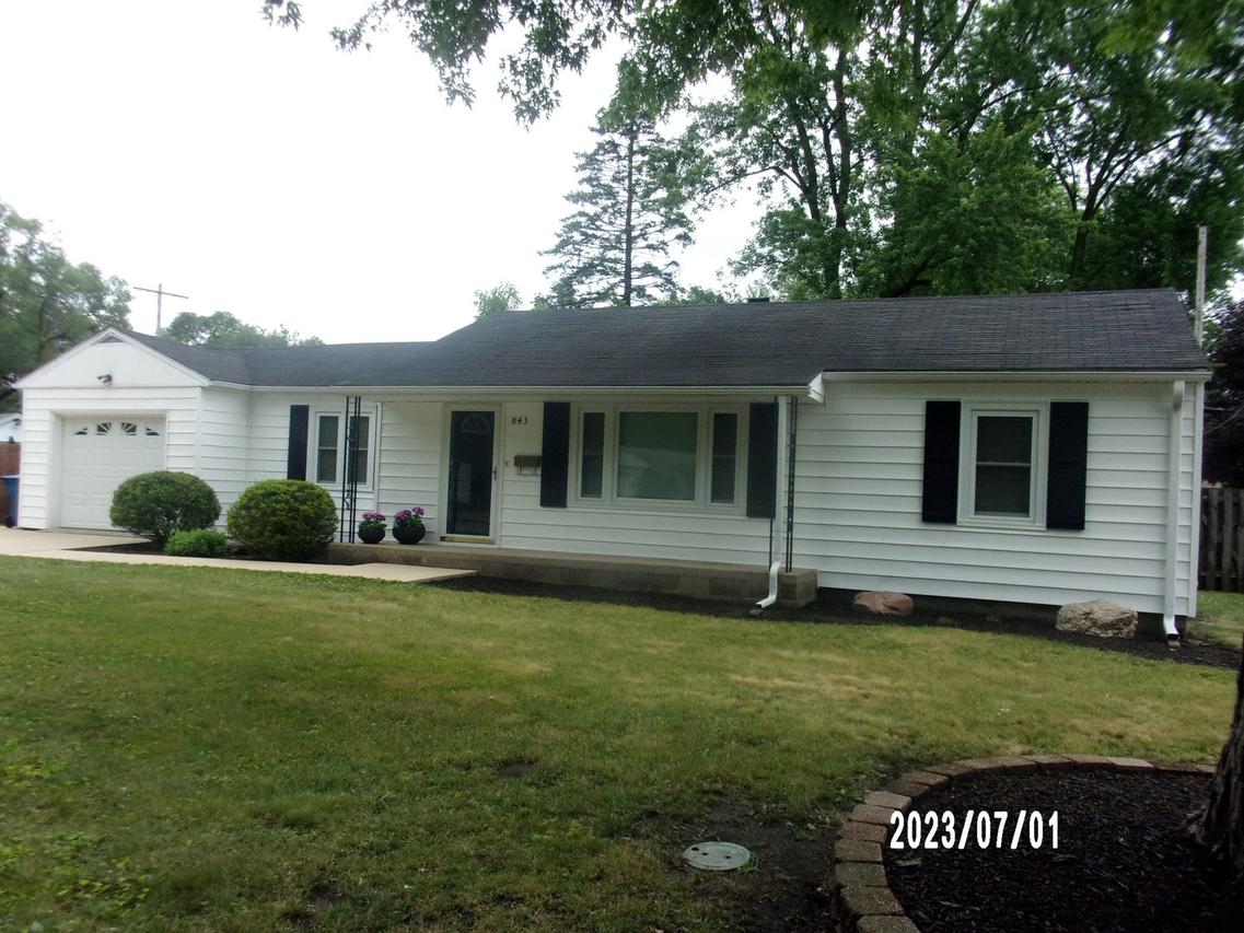 843 E Locust St., Watseka, IL 60970