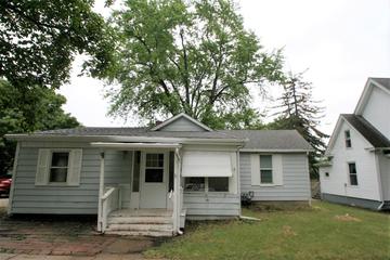 307 S Main St., Mackinaw, IL 61755