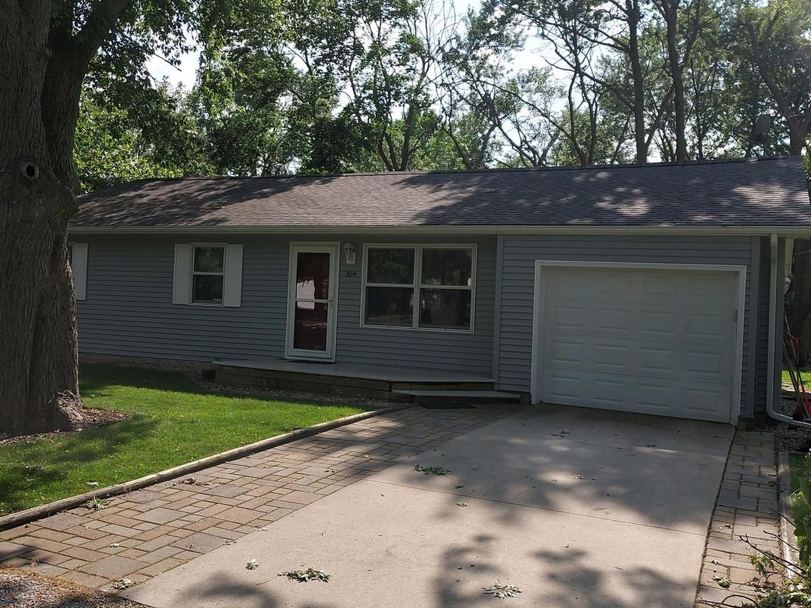 304 Key Dr., Tuscola, IL 61953