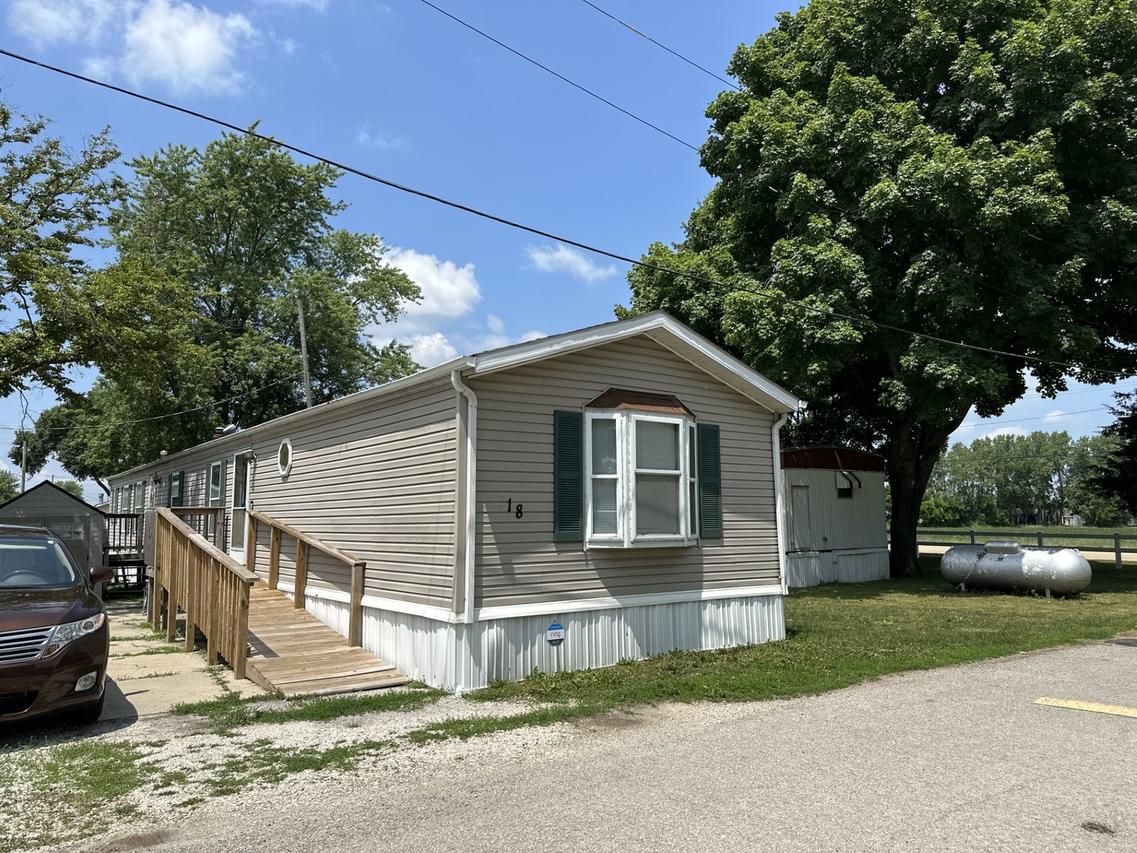 641 W Walnut St. #18, Oglesby, IL 61348