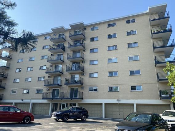 315 Des Plaines Ave. #103, Forest Park, IL 60130