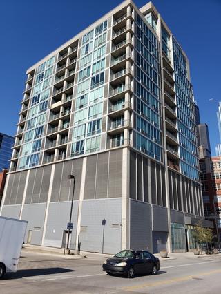 700 W Van Buren St. #1002, Chicago, IL 60607