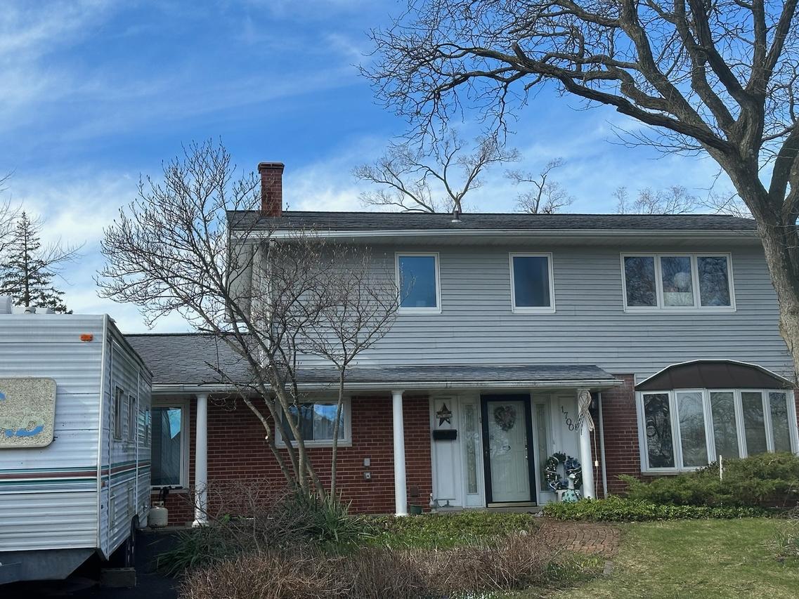1700 Fremont Ct., Hoffman Estates, IL 60169