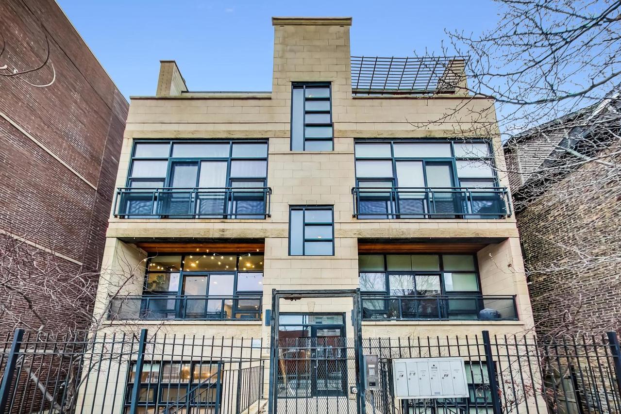 2136 W Armitage Ave. #1W, Chicago, IL 60647