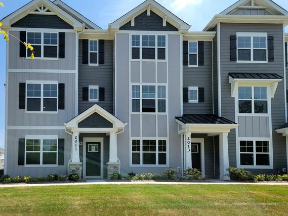 2011 Sequoia Ave., Mundelein, IL 60060