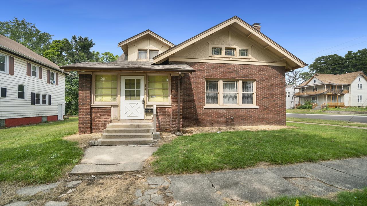 340 Oakwood Ave., Rockford, IL 61101