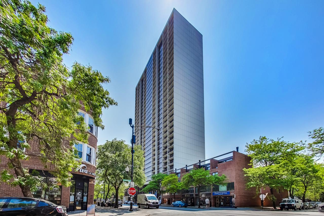 1636 N Wells St. #1205, Chicago, IL 60614