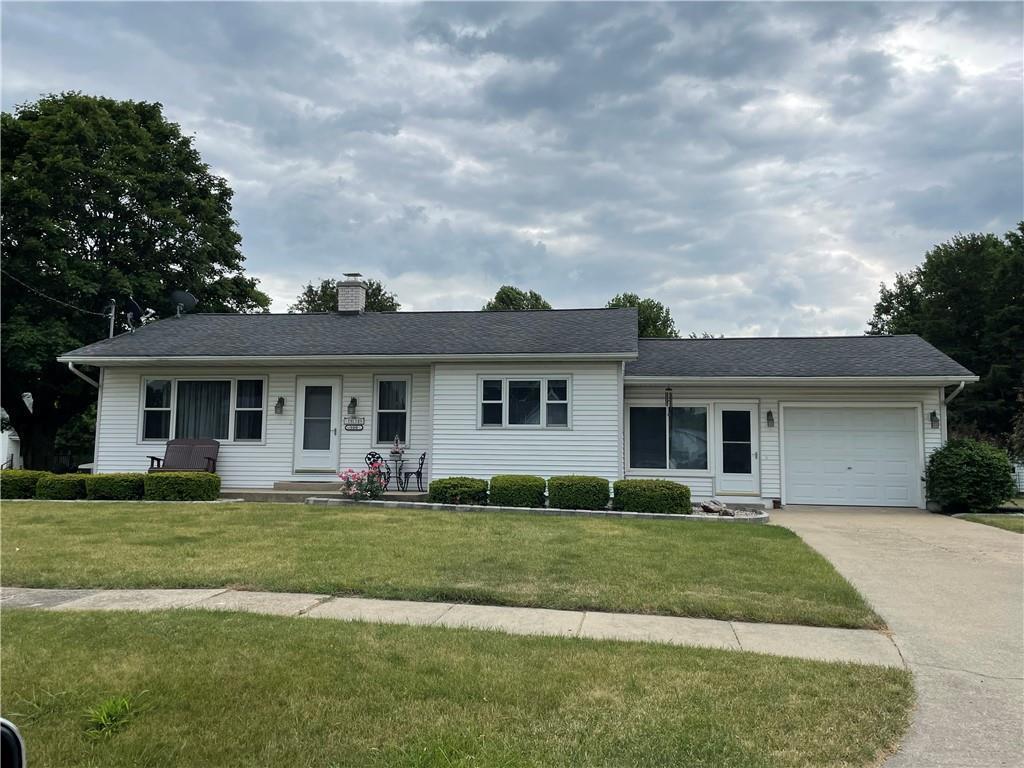 100 Division St., Findlay, IL 62534