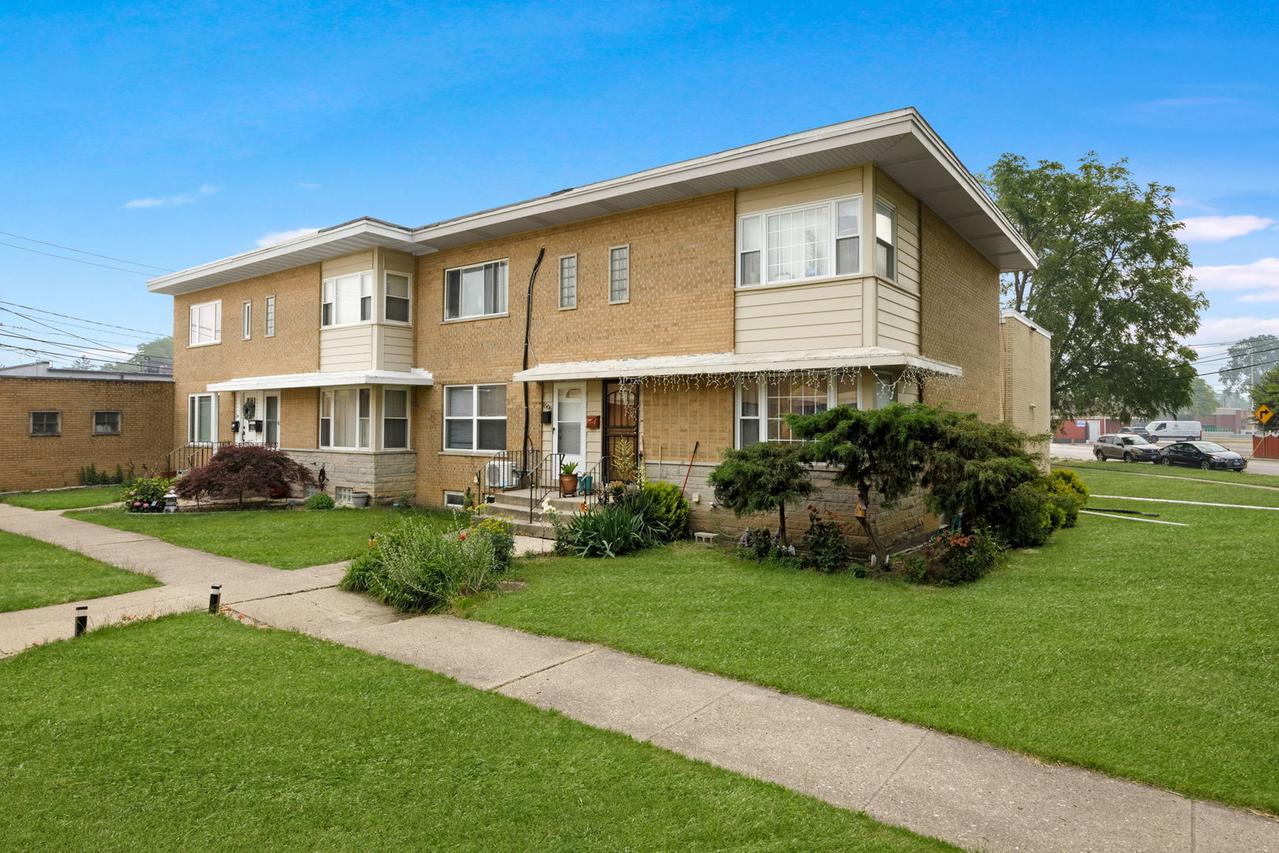 1506 Willow Ave., Des Plaines, IL 60016