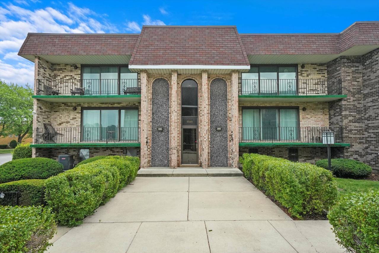 9148 S Pulaski Rd. #1W, Oak Lawn, IL 60453