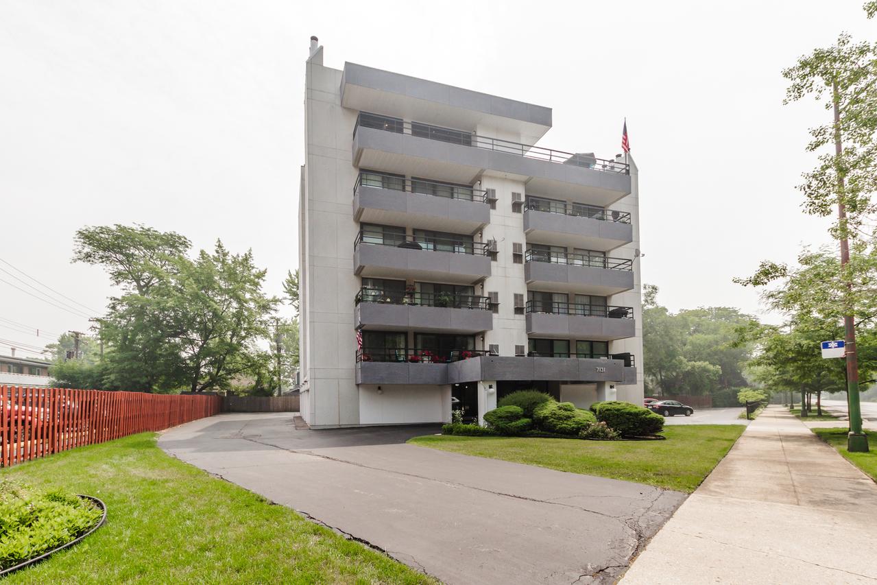 7131 N Caldwell Ave. #6, Chicago, IL 60646