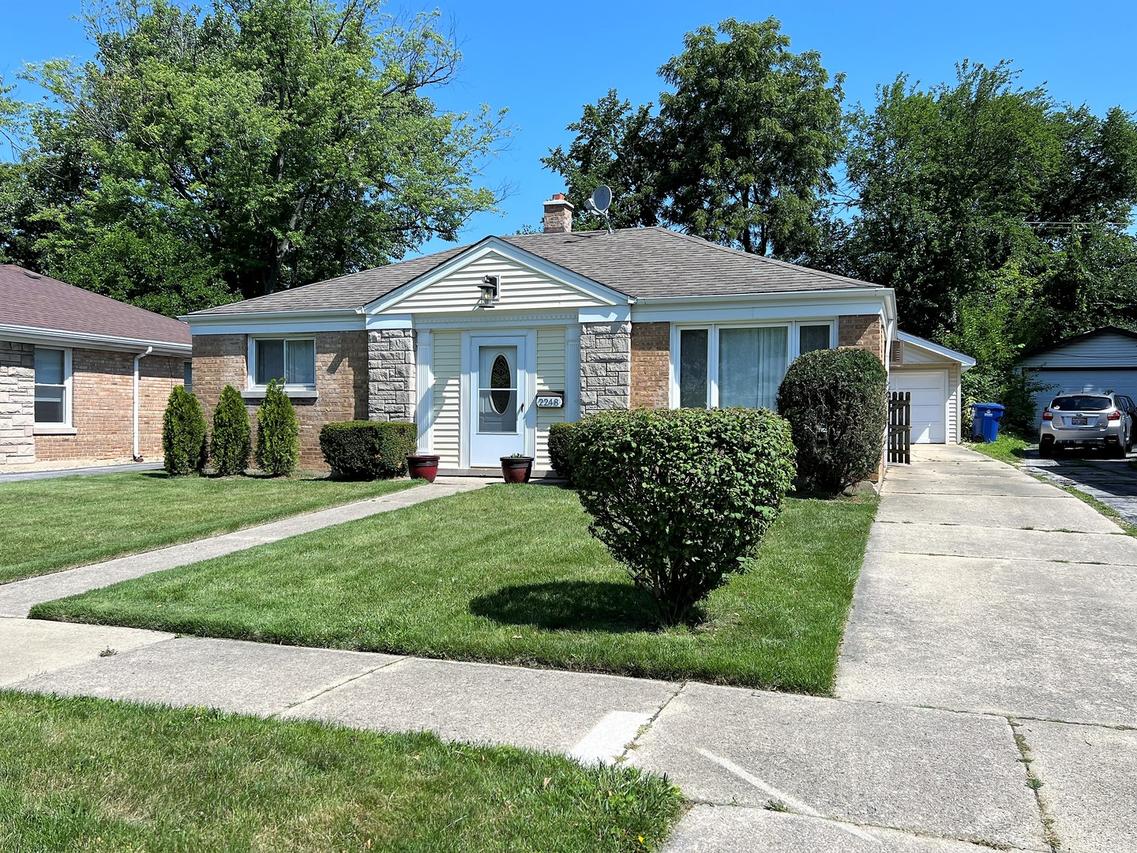 2248 Spruce Rd., Homewood, IL 60430