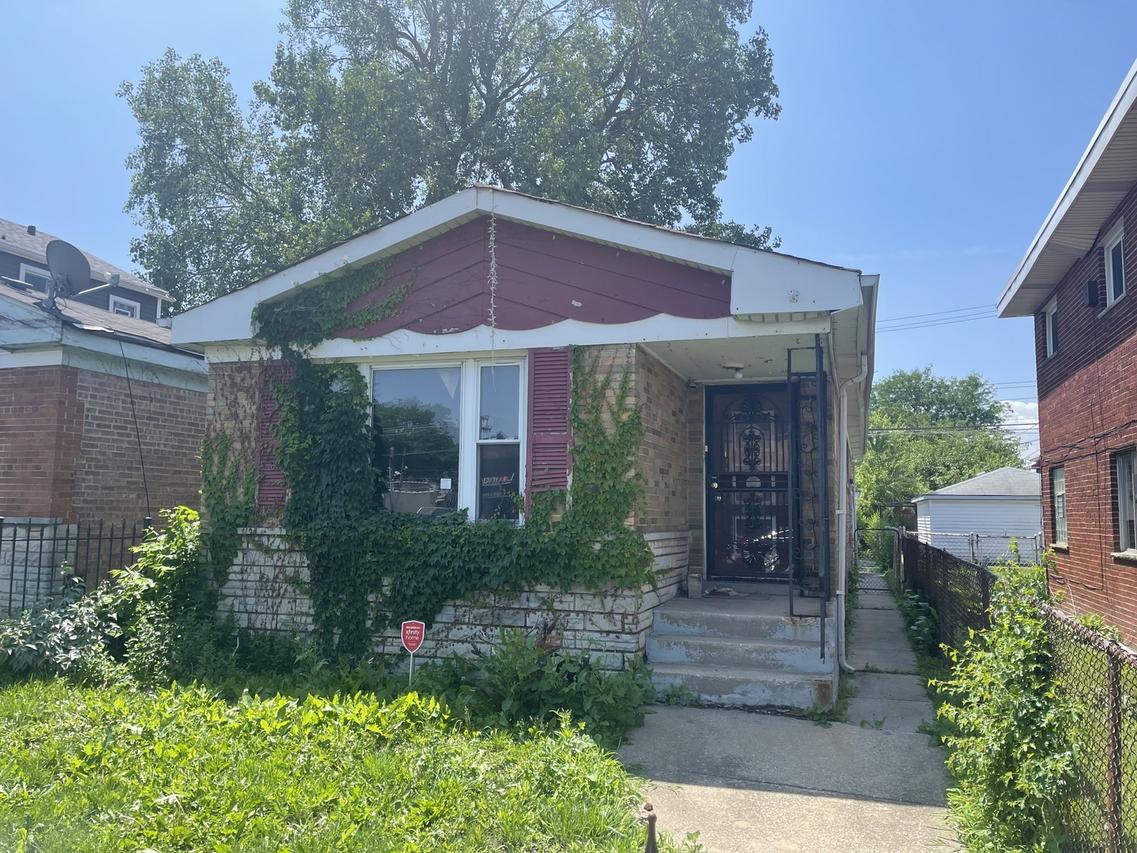 427 E 87th St., Chicago, IL 60619