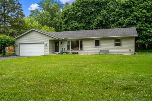 8393 Mark Dr., Roscoe, IL 61073