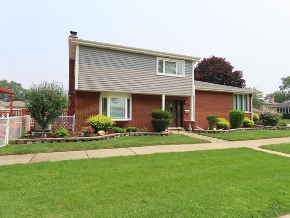 10340 Lockwood Ave., Oak Lawn, IL 60453