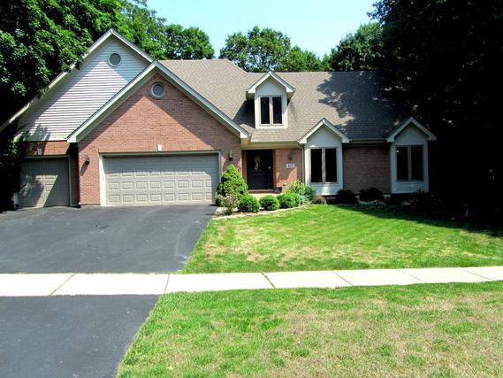401 Fox Trail Dr., Batavia, IL 60510