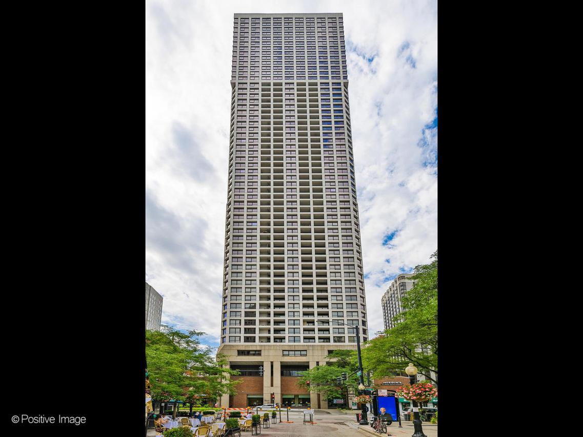 1030 N State St. #5L, Chicago, IL 60610