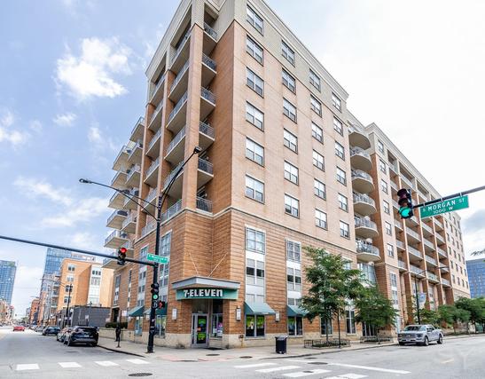 950 W Monroe St. #817, Chicago, IL 60607