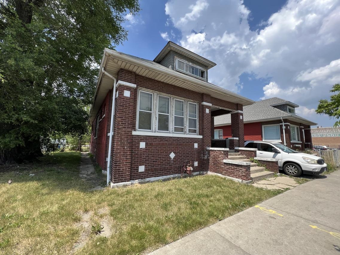 11644 S Halsted St., Chicago, IL 60628