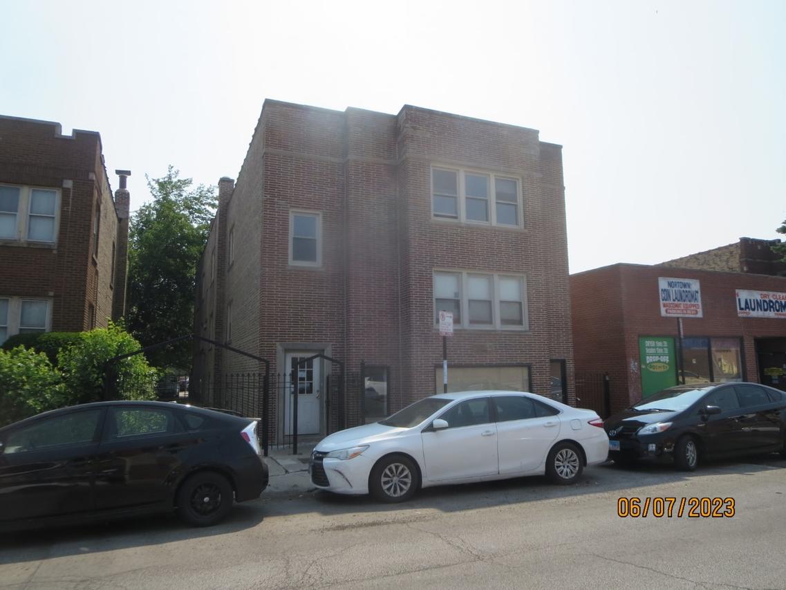 6225 N California Ave. #P-1, Chicago, IL 60659
