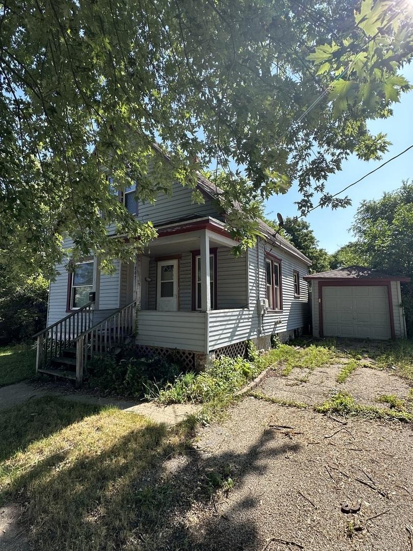 723 S Chippewa Ave., Freeport, IL 61032