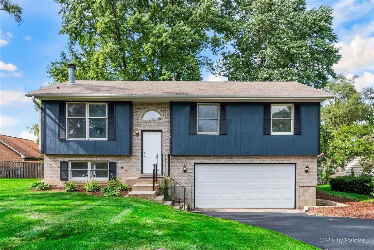 3 Deer Path Rd., Lake In The Hills, IL 60156