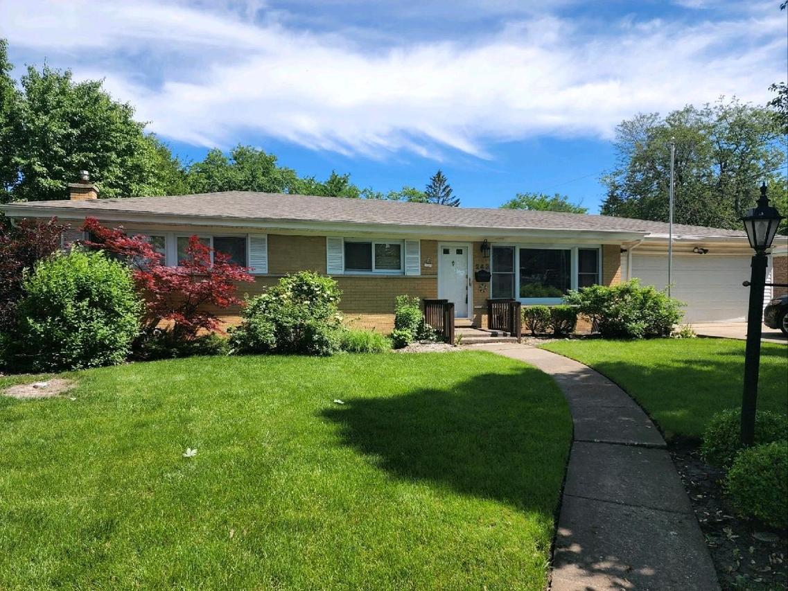 243 Flora Ave., Glenview, IL 60025