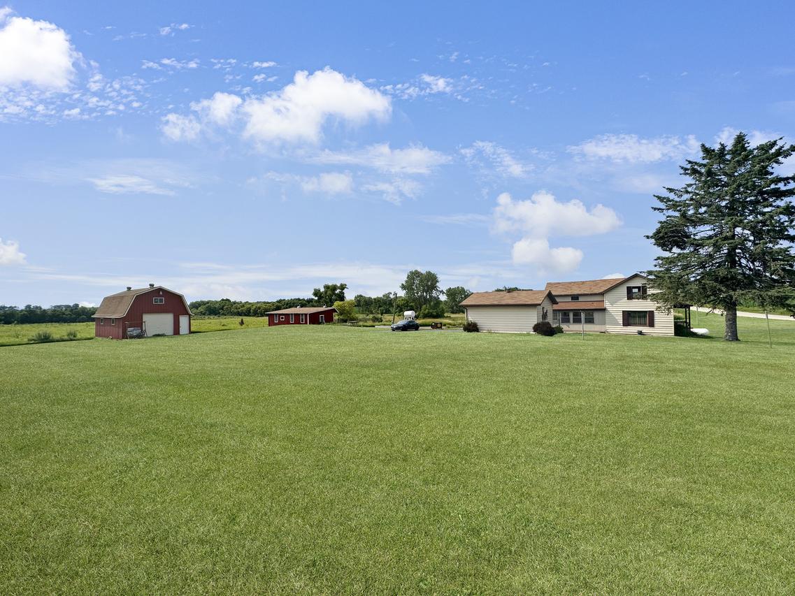 6934 N Red Oak Rd., Freeport, IL 61032