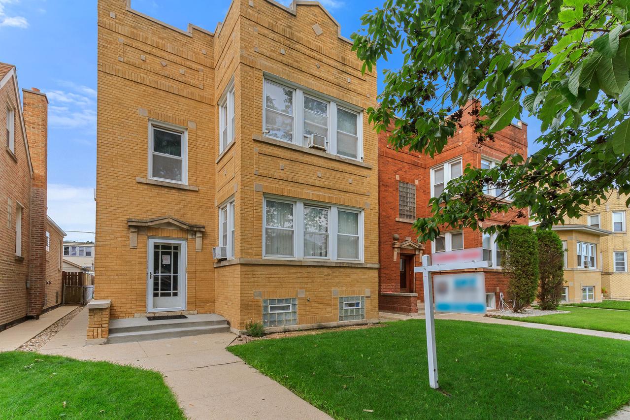 5238 W Melrose St., Chicago, IL 60641