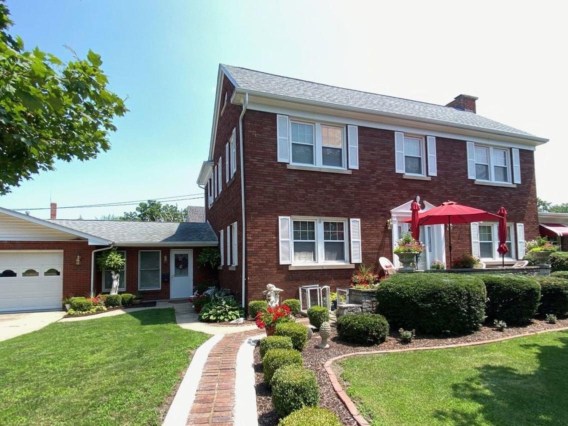5 N Blackstone Ave., Amboy, IL 61310
