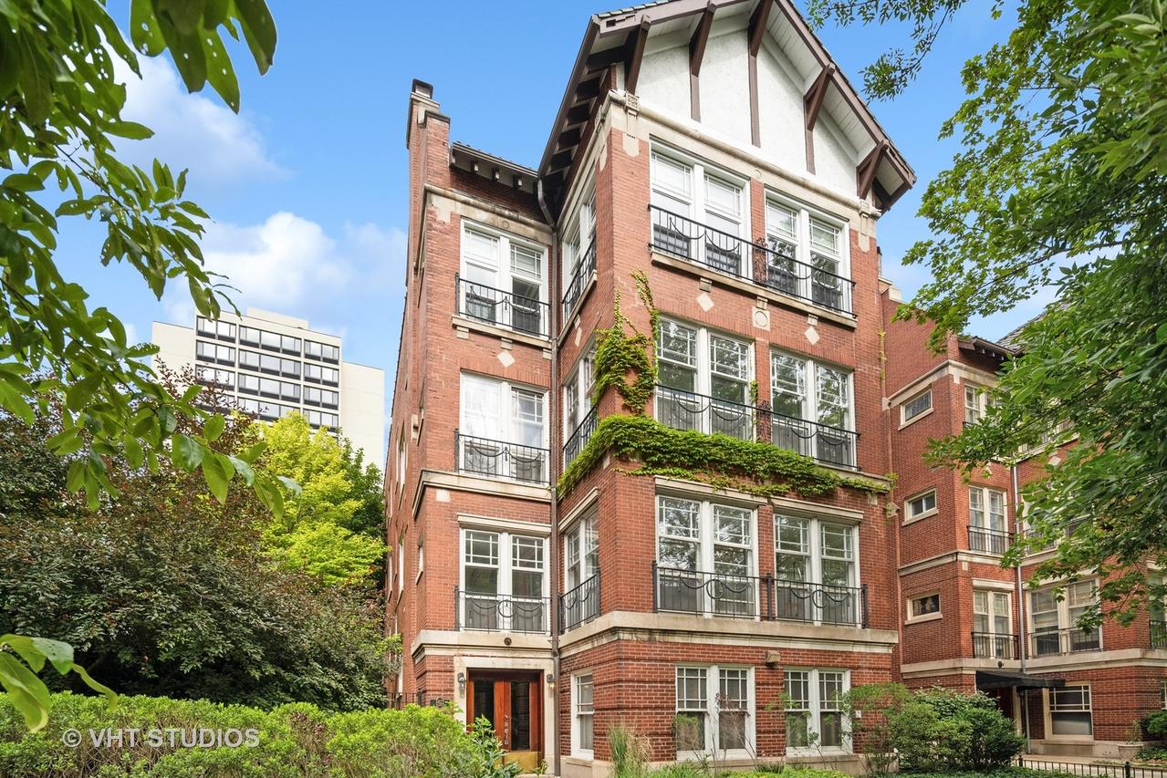 5822 S Blackstone Ave. #2, Chicago, IL 60637