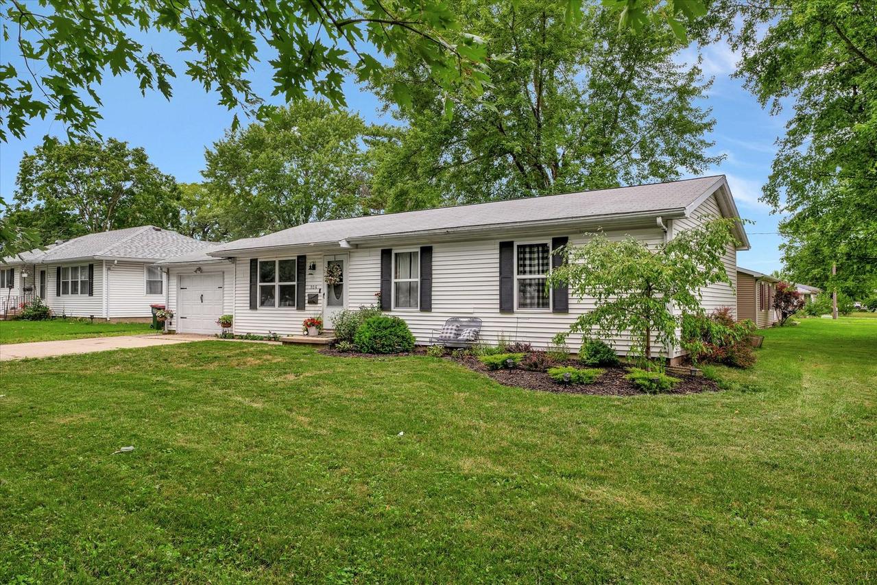 305 W Spruce St., Paxton, IL 60957