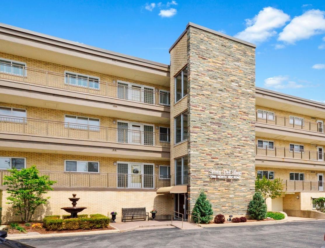 1 N Dee Rd. #3H, Park Ridge, IL 60068