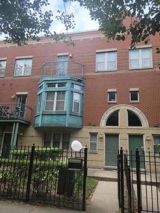 4518 S Woodlawn Ave., Chicago, IL 60653