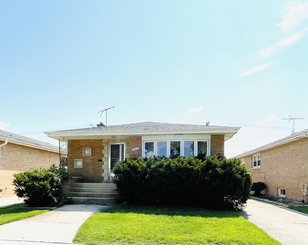 8447 S Komensky Ave., Chicago, IL 60652