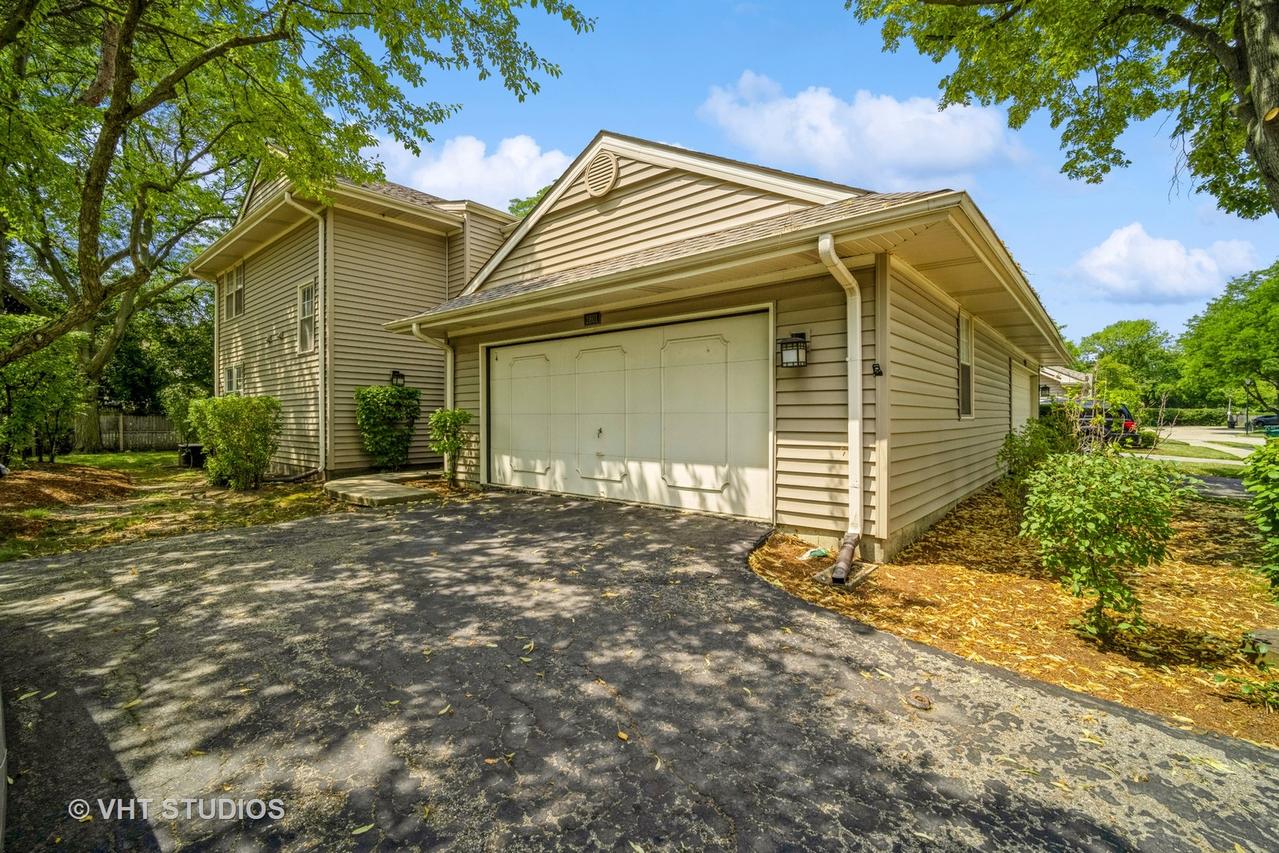 2801 Brindle Ct., Northbrook, IL 60062