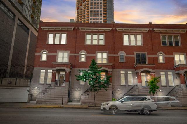 419 W Grand Ave. #I, Chicago, IL 60654