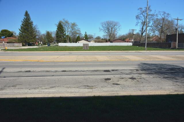 9923 S Roberts Rd., Palos Hills, IL 60465