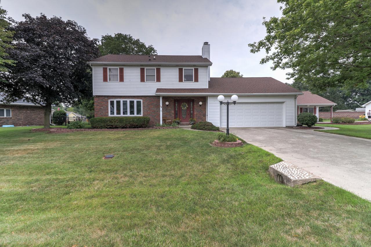 14 N Prairieview Ave., Tuscola, IL 61953