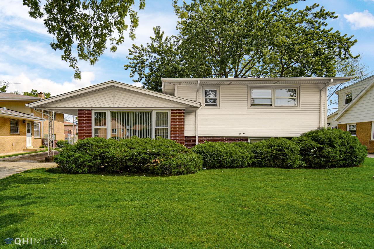 343 Carey Ct., Chicago Heights, IL 60411