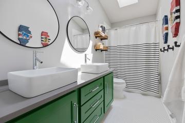 1222 Cortland Ln., Wauconda, IL 60084